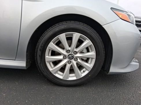 Used 2018 Toyota Camry L image 4