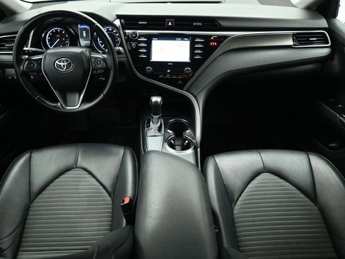 Used 2020 Toyota Camry SE image 19