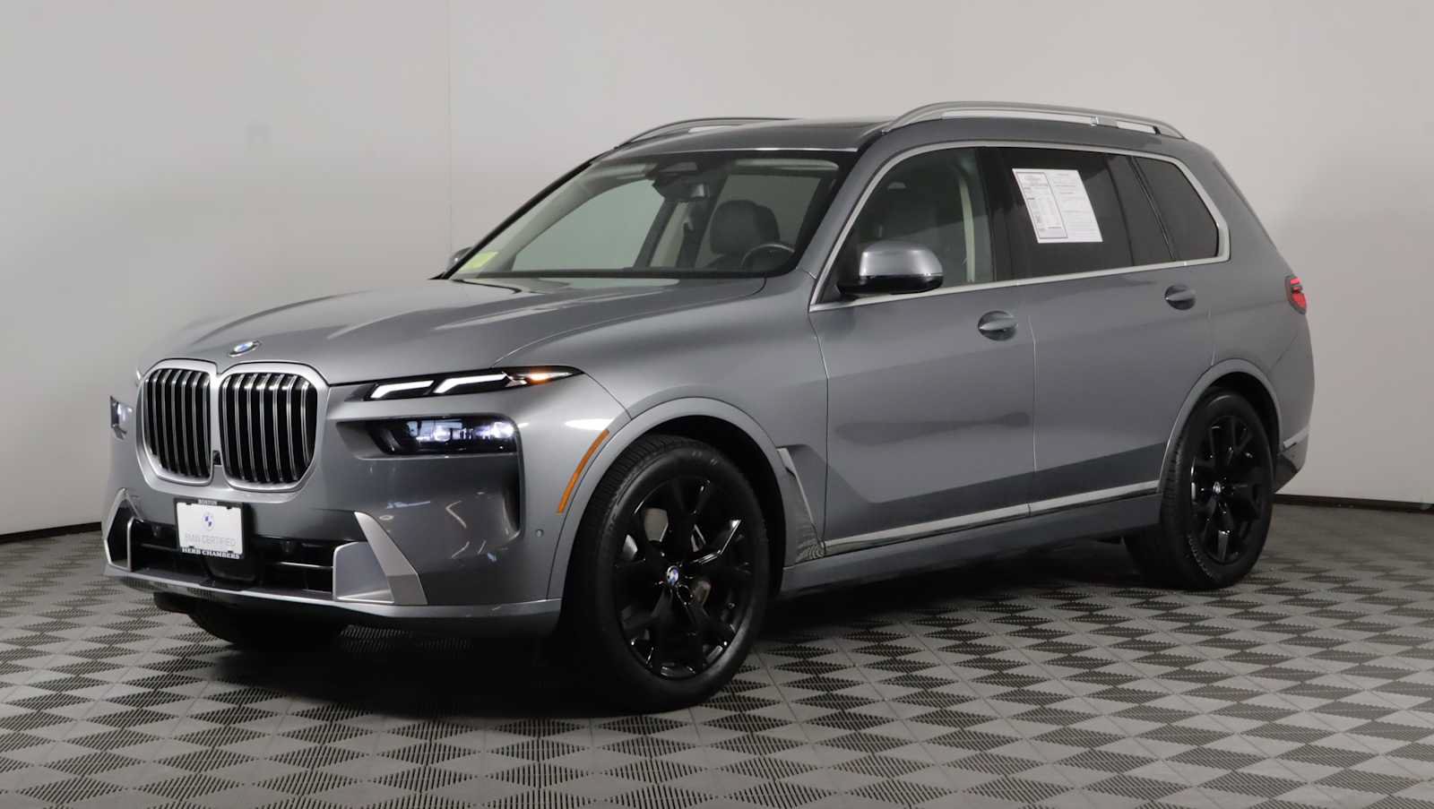 Used 2026 BMW X7 xDrive40i w/ Premium Package AWD/4WD image 3