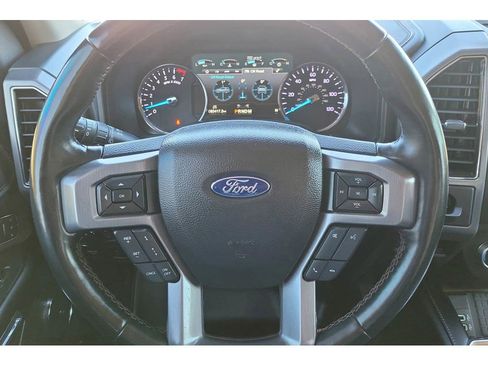 Used 2018 Ford Expedition Platinum image 11