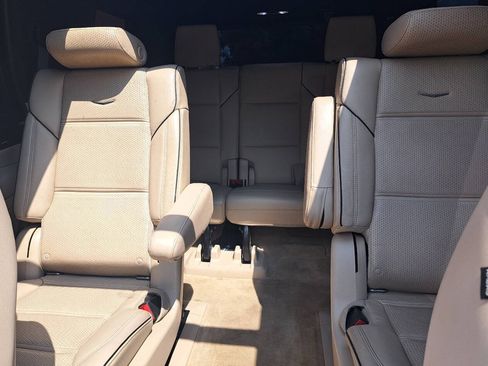 Used 2021 Cadillac Escalade Sport AWD/4WD image 2