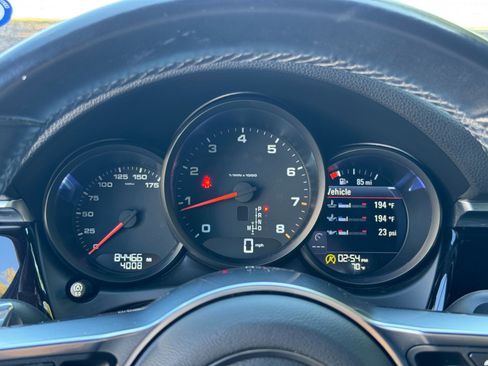 Used 2020 Porsche Macan image 30