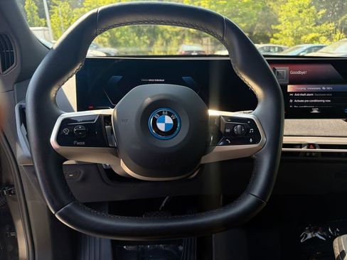 Used 2023 BMW iX xDrive50 AWD/4WD image 11