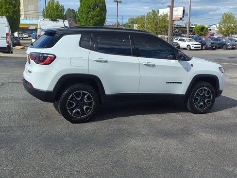 Used 2025 Jeep Compass Trailhawk AWD/4WD image 6
