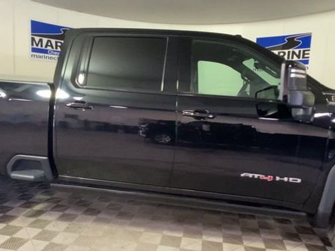 Used 2021 GMC Sierra 2500 AT4 w/ AT4 Premium Plus Package image 3