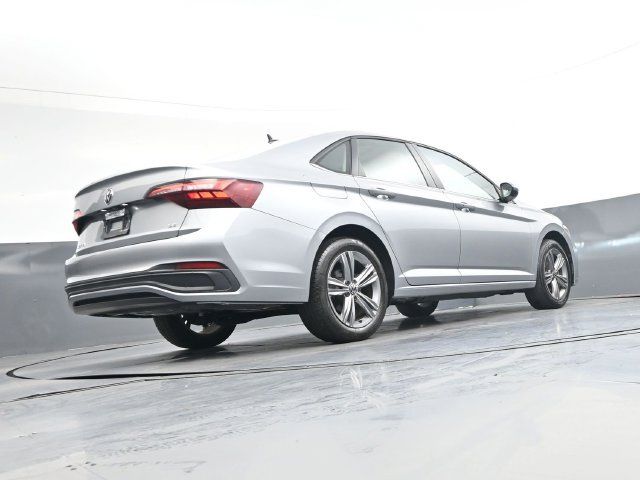 Used 2024 Volkswagen Jetta SE FWD image 33