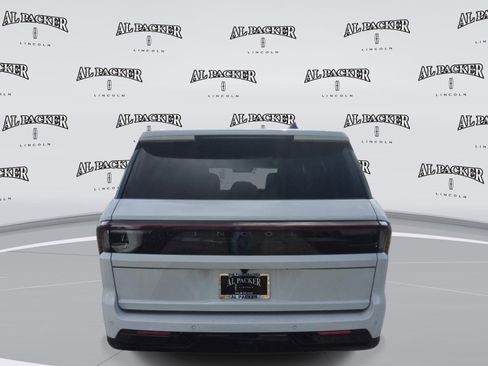 New 2026 Lincoln Navigator L Reserve AWD/4WD image 4