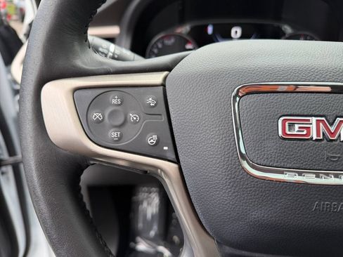 Used 2022 GMC Acadia Denali w/ Denali Ultimate Package AWD/4WD image 15