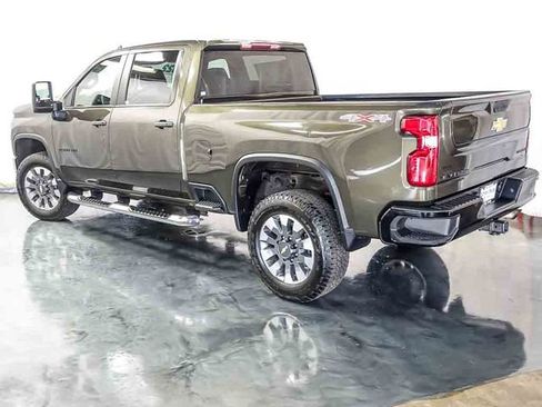Certified 2022 Chevrolet Silverado 2500 Custom w/ Custom Value Package AWD/4WD image 9