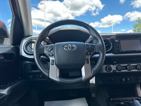 Used 2019 Toyota Tacoma SR5 AWD/4WD image 38
