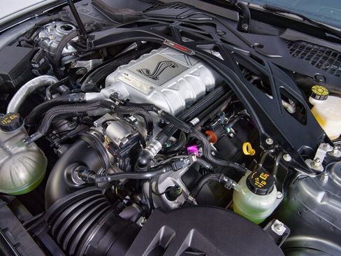 Used 2022 Ford Mustang Shelby GT500 w/ Carbon Fiber Track Pack RWD image 40