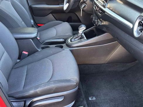 Used 2022 Kia Forte LXS w/ LXS Technology Package image 11