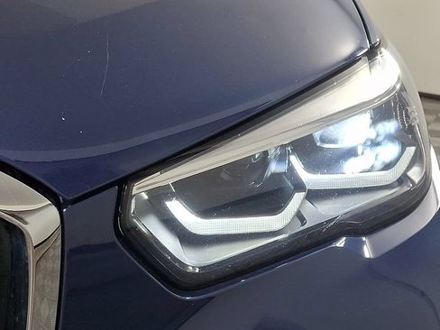 Used 2021 BMW X5 xDrive40i w/ M Sport Package AWD/4WD image 12