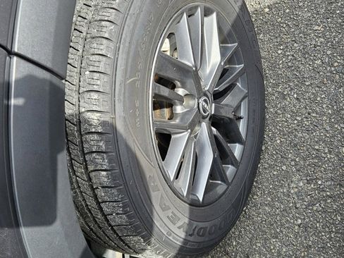 Used 2024 Nissan Rogue S image 5