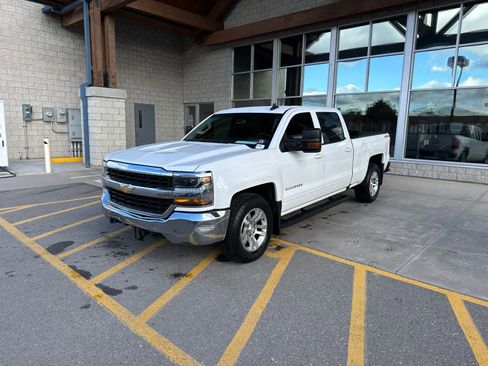 Used 2017 Chevrolet Silverado 1500 LT w/ Max Trailering Package image 1