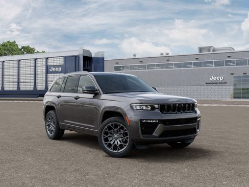 New 2026 Jeep Grand Cherokee Summit w/ Obsidian Package AWD/4WD image 17