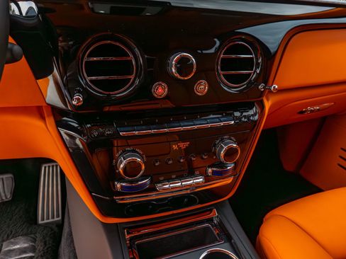 Used 2018 Rolls-Royce Phantom Sedan RWD image 73