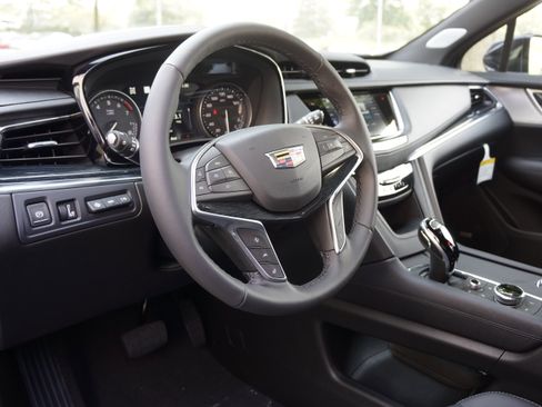 Used 2025 Cadillac XT5 Premium Luxury w/ Technology Package image 23