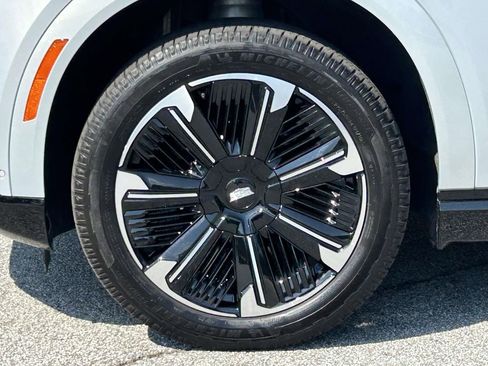 Used 2025 Cadillac Escalade IQ Sport 1 AWD/4WD image 9