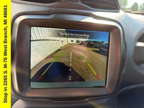 Used 2023 Jeep Renegade Latitude AWD/4WD image 24