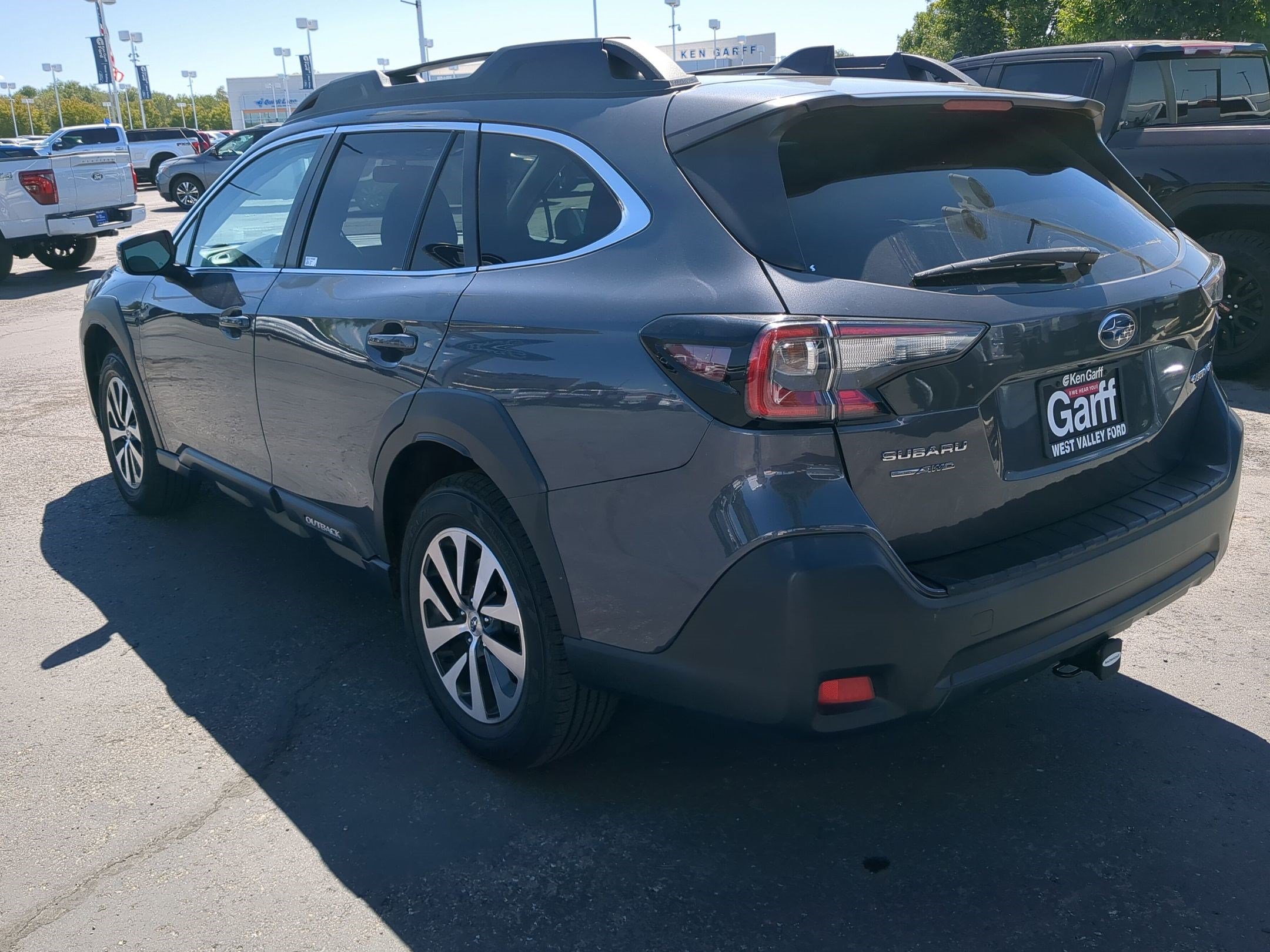 Used 2023 Subaru Outback Premium AWD/4WD image 8