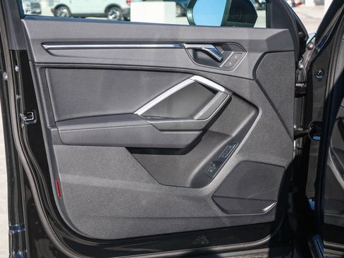 New 2025 Audi Q3 2.0T Premium image 32