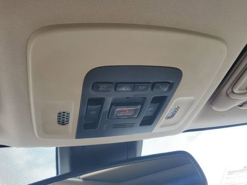 Used 2020 Toyota Camry XLE w/ Navigation Package FWD image 31