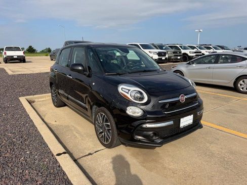 Used 2018 FIAT 500L Pop w/ Popular Equipment Group image 2
