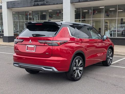 New 2026 Mitsubishi Outlander SEL image 3