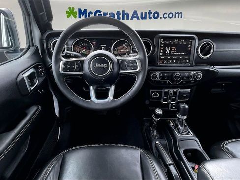 Used 2023 Jeep Wrangler Unlimited Sahara w/ Cold Weather Group AWD/4WD image 8