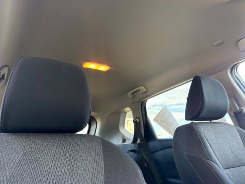 Used 2024 Nissan Rogue SV FWD image 21