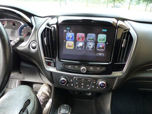 Used 2019 Chevrolet Traverse LT w/ LPO, Floor Liner Package AWD/4WD image 29