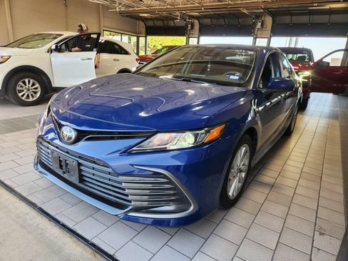 Used 2024 Toyota Camry LE FWD image 3