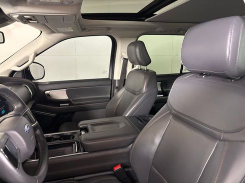 Used 2025 Ford Expedition Max Active AWD/4WD image 23