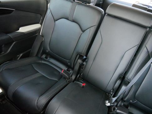 Used 2023 Honda Pilot EX-L image 12