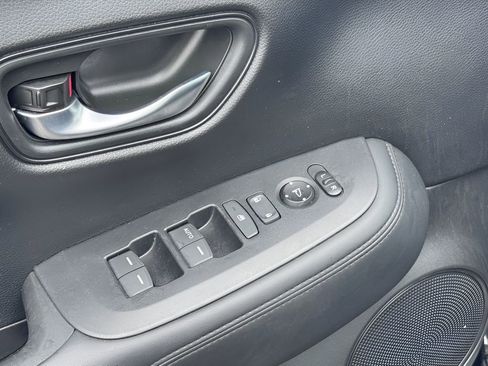 Used 2025 Honda HR-V LX image 14