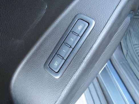 Used 2020 Chevrolet Suburban LT image 47