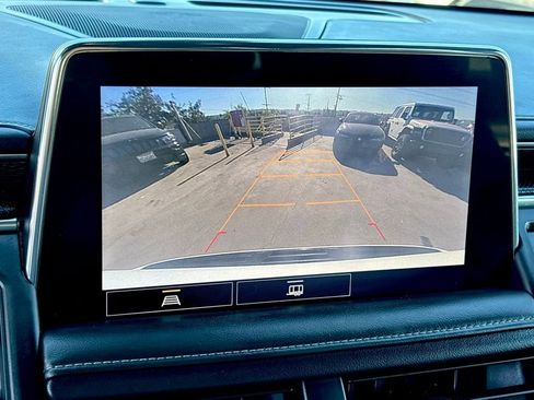 Used 2021 Chevrolet Suburban Premier image 27