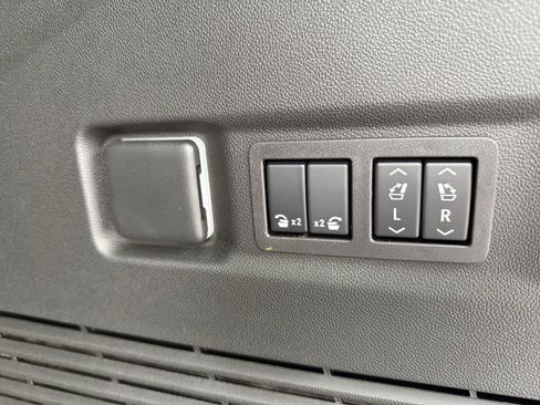 New 2026 GMC Yukon XL Denali w/ Sun & Power Step Package image 11