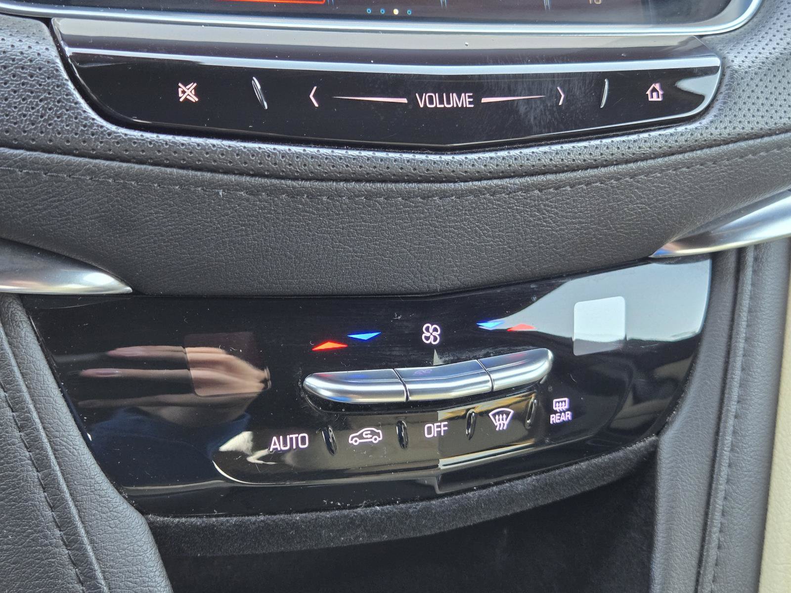 Used 2019 Cadillac XT5 FWD image 26