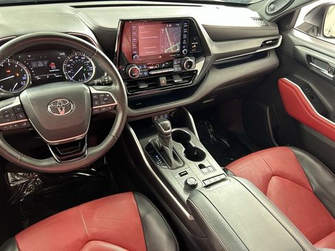 Used 2022 Toyota Highlander XSE image 23