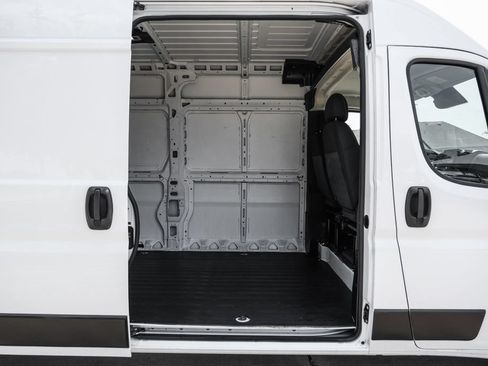 Used 2023 RAM ProMaster 2500 FWD image 34
