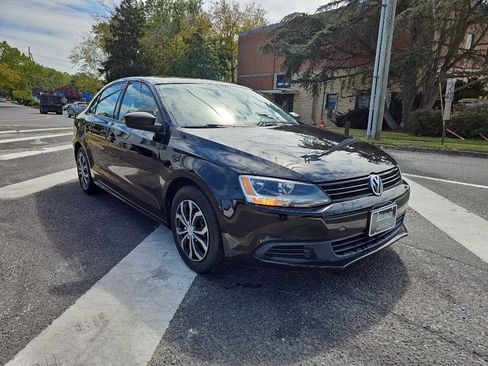 Used 2013 Volkswagen Jetta S image 3