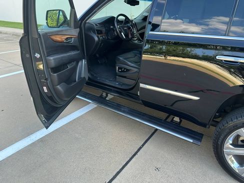 Used 2016 Cadillac Escalade Premium RWD image 19