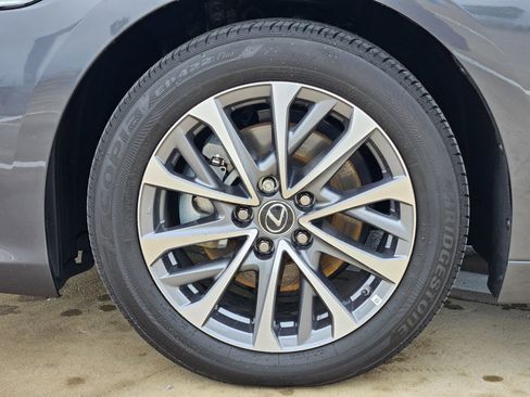 Used 2025 Lexus ES 350 w/ Accessory Package (Z2) FWD image 12