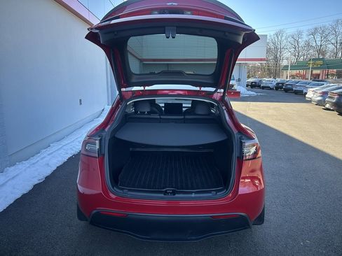 Used 2023 Tesla Model Y Performance image 11