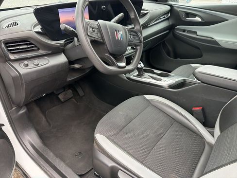 Used 2024 Buick Envista Preferred image 15