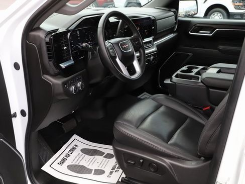 Used 2025 GMC Sierra 1500 SLT image 12