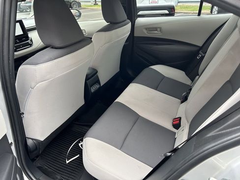 Certified 2025 Toyota Corolla LE image 9