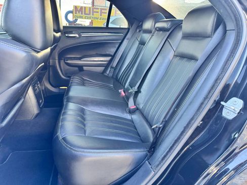 Used 2019 Chrysler 300 S image 15